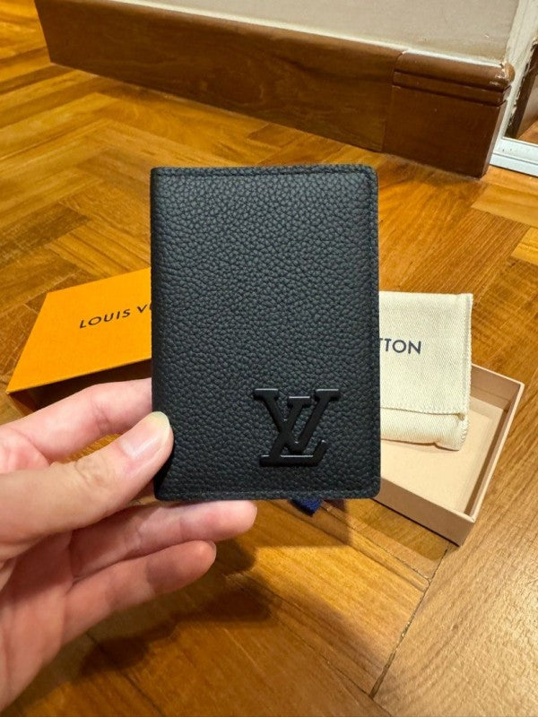 Louis Vuitton Lv Black Leather Card Case Wallet M69979 Black Hardware