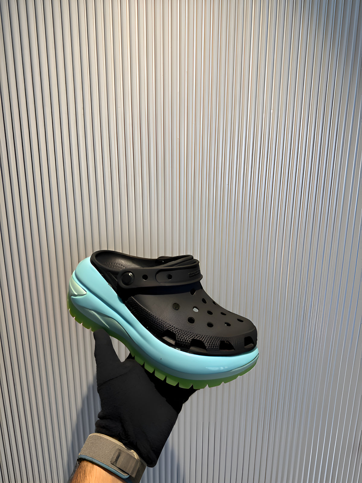 WMN Crocs Mega Crush For Her