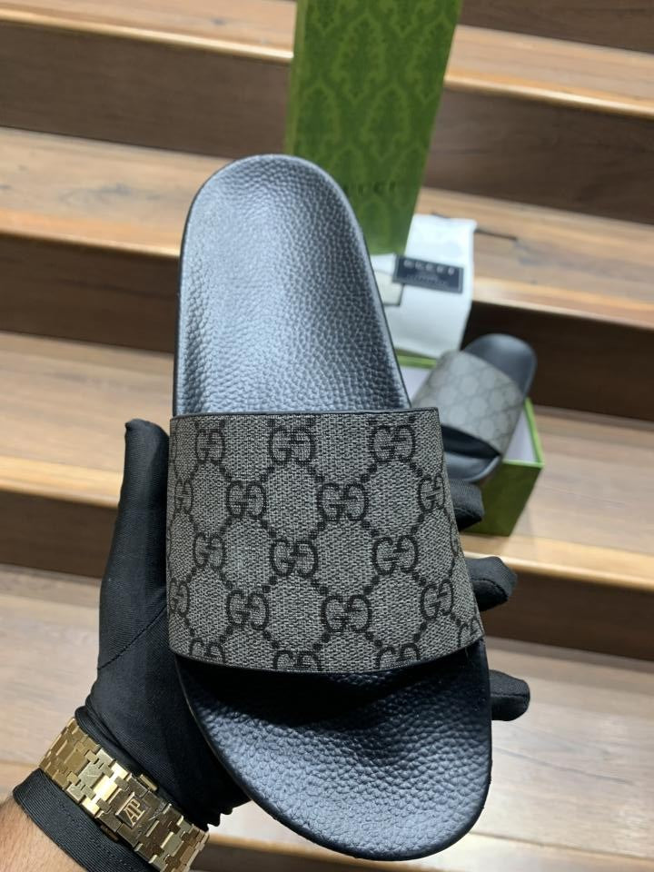 GUCCI INTERLOCKING GG PREMIUM SLIDE
