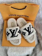 Louis Vuitton Fur Slides White Black With Original Packing
