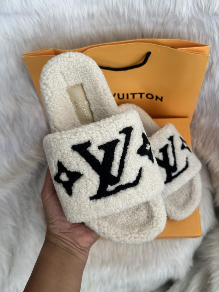 Louis Vuitton Fur Slides White Black With Original Packing