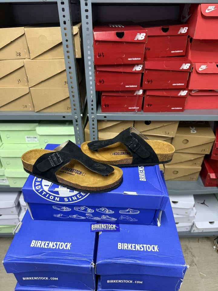 Birkenstock Gizeh Black Suede 1904