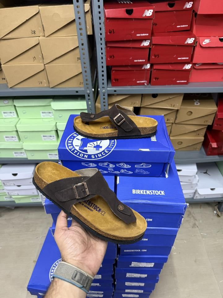 Birkenstock Gizeh Brown Suede 1904