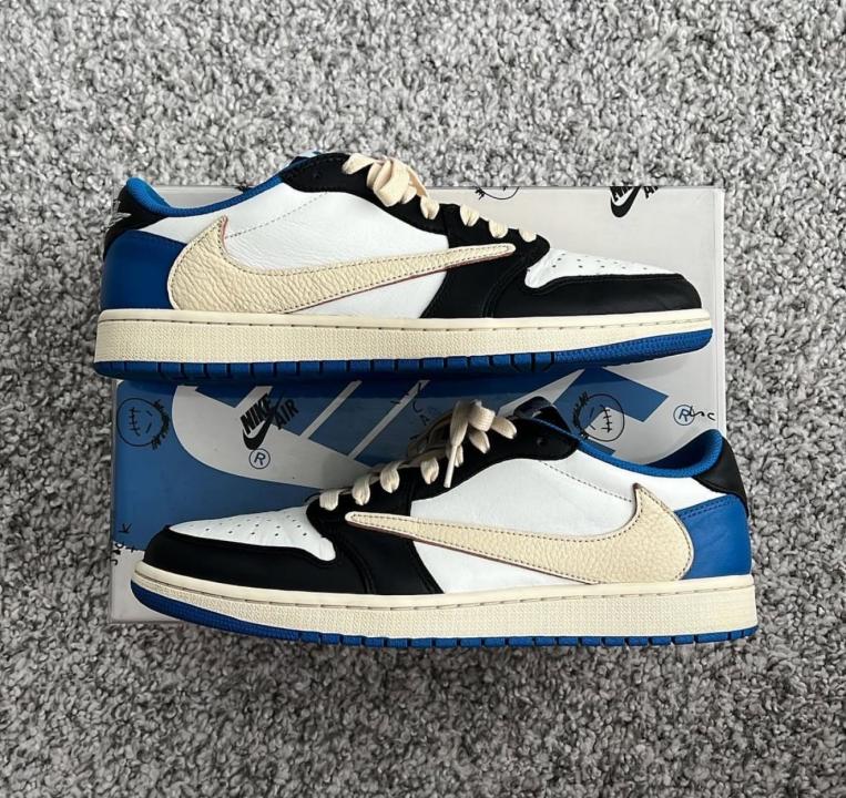 Travis Scott X Fragment X Air Jordan 1 Low OG SEMI UA