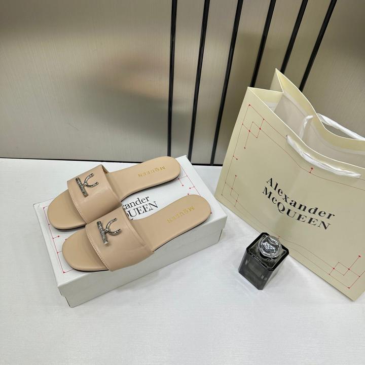 Alexander Mcqueen Alex Leather For Women With OG Box & Carry Bag Beige 1892