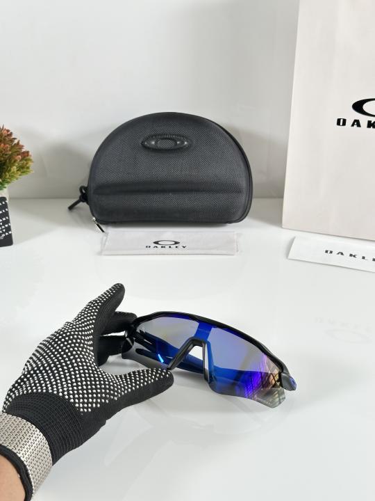 Oakley 9208 Black Blue Revo