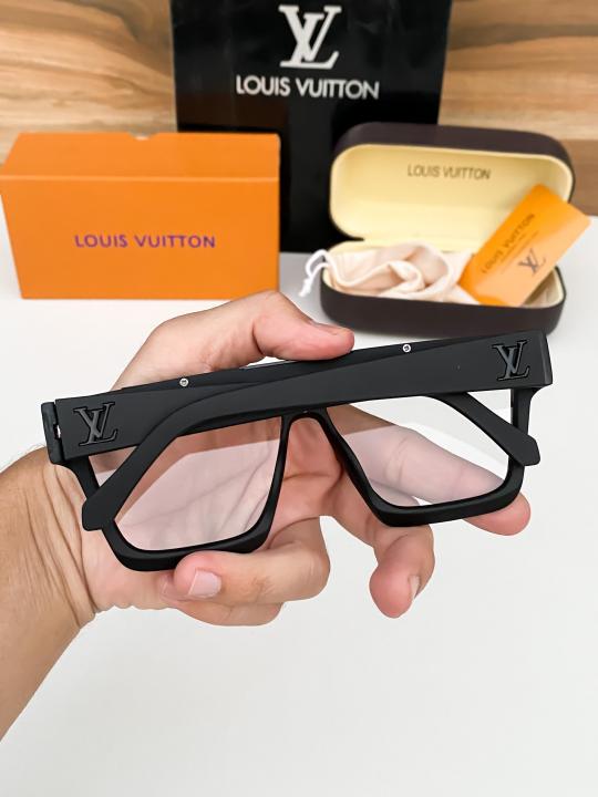 Louis vuitton black frame 1502
