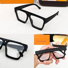 Louis vuitton black frame 1502