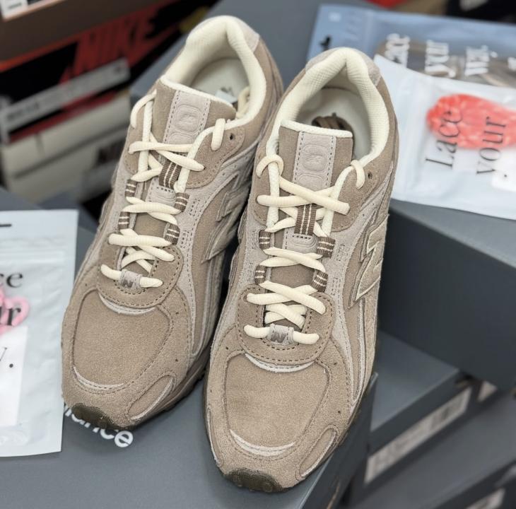 New Balance 204L Mushroom Arid Stone Semi UA