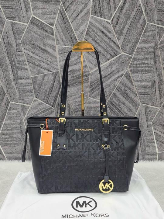Michael Kors Black Voyager 6-1 Tote ith DustCover CarryBag