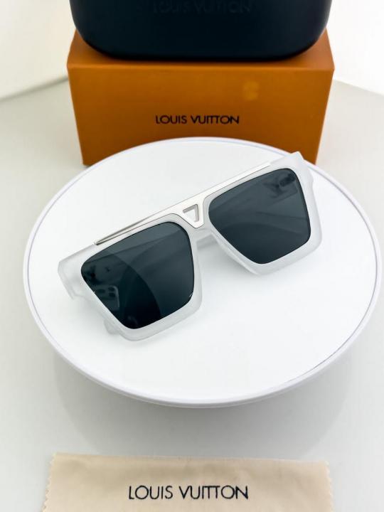 Louis vuitton ice black 1502