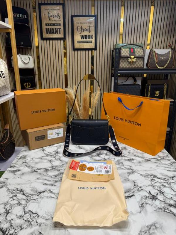 LOUIS VUITTON MARELLINI SHOULDER BAG WITH DOUBLE OG BOX AND DUST BAG INCLUDING CARRY BAG (BLACK)