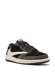 UA Jordan x Travis Scott Air Jordan 1 Low sneakers