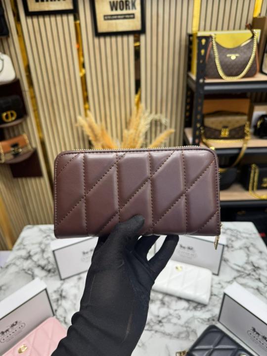 Coach Quilted Zipper Premium Wallet Includes Card Box And Dust Bag (CD003-Burgendy)
