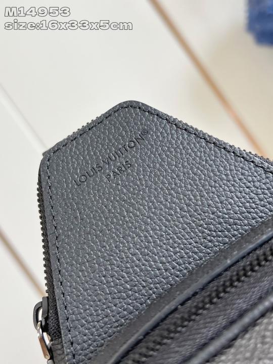 Louis Vuitton Avenue Unisex Sling Bag NM With Dust Bag 14953 Black Glitch