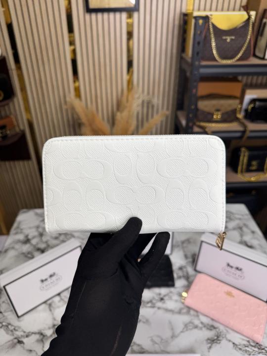 COACH EMBOSSED ZIP WALLET WITH GOLD HARDWARE INCLUDES BOX AND DUST BAG (CD002-WHITE)