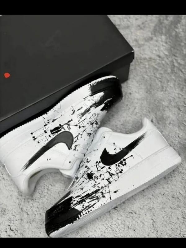 Nike Airforce 1 Black paint custom