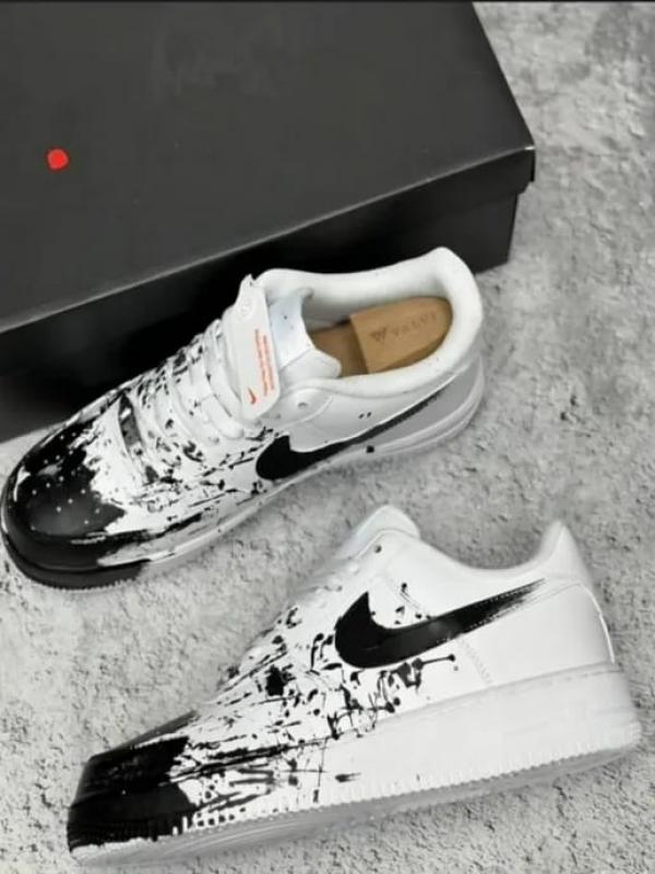 Nike Airforce 1 Black paint custom