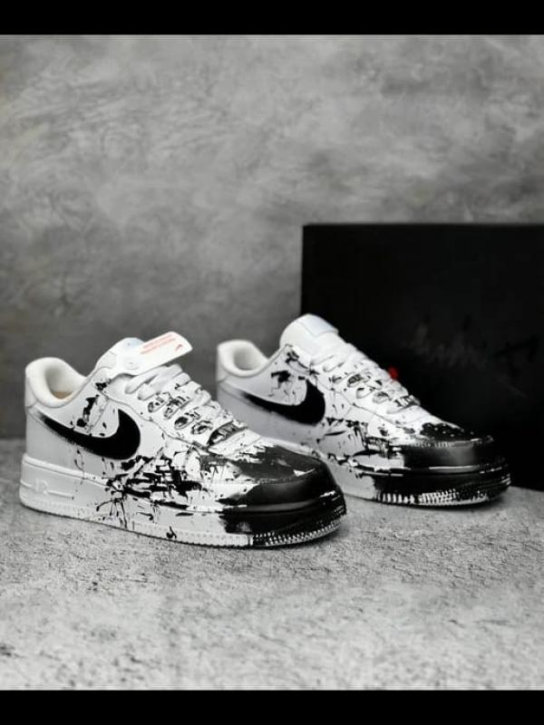 Nike Airforce 1 Black paint custom