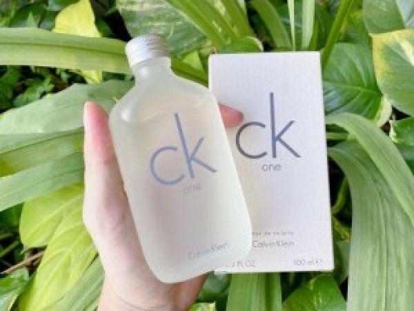 CALVIN KLEIN EAU DE TOILETTE WHITE 100ML