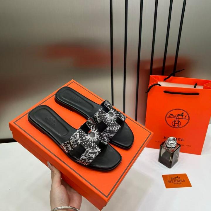 Hermes Paris Oran Flats For Her With OG Box & Carry Bag H38-44 Black White Slide