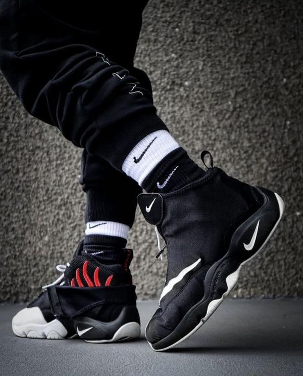 Nike Air Zoom Flight 98 The Glove in the black and white colorway
