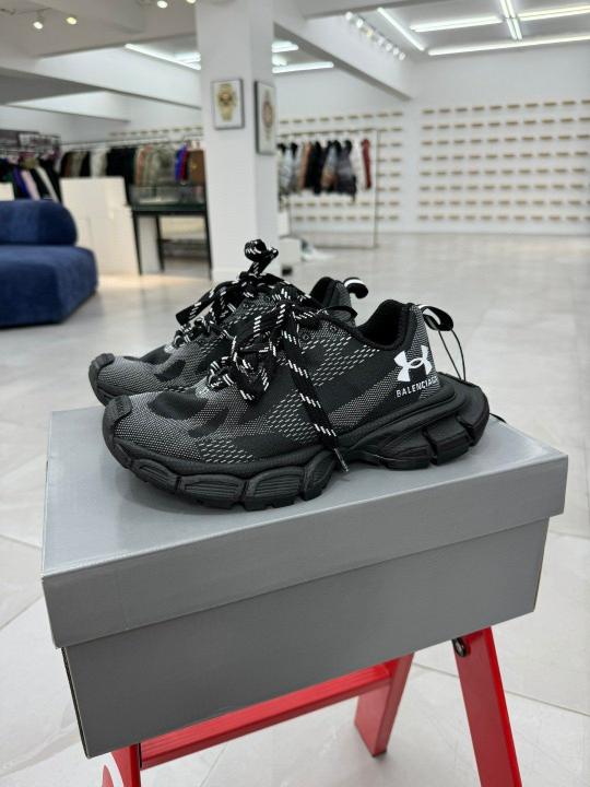 BALENCIAGA 3 XL X UNDER ARMOUR BLACK