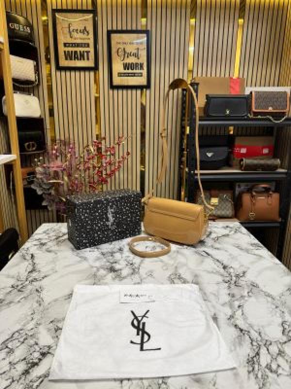 Yves Saint Laurent Le Hobo Shoulder Bag With Box And Dust Bag (2428-1 Apricot)