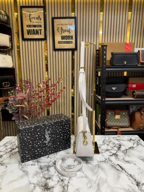 Yves Saint Laurent Le Hobo Shoulder Bag With Box And Dust Bag (2428-1 White)