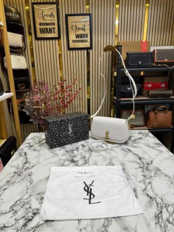 Yves Saint Laurent Le Hobo Shoulder Bag With Box And Dust Bag (2428-1 White)