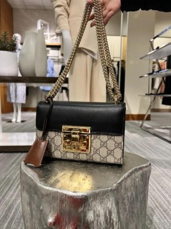 Gucci padlock shoulder bag with OG box 698