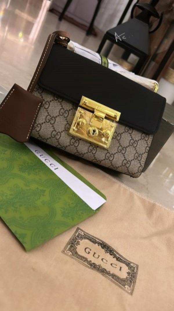 Gucci padlock shoulder bag with OG box 698