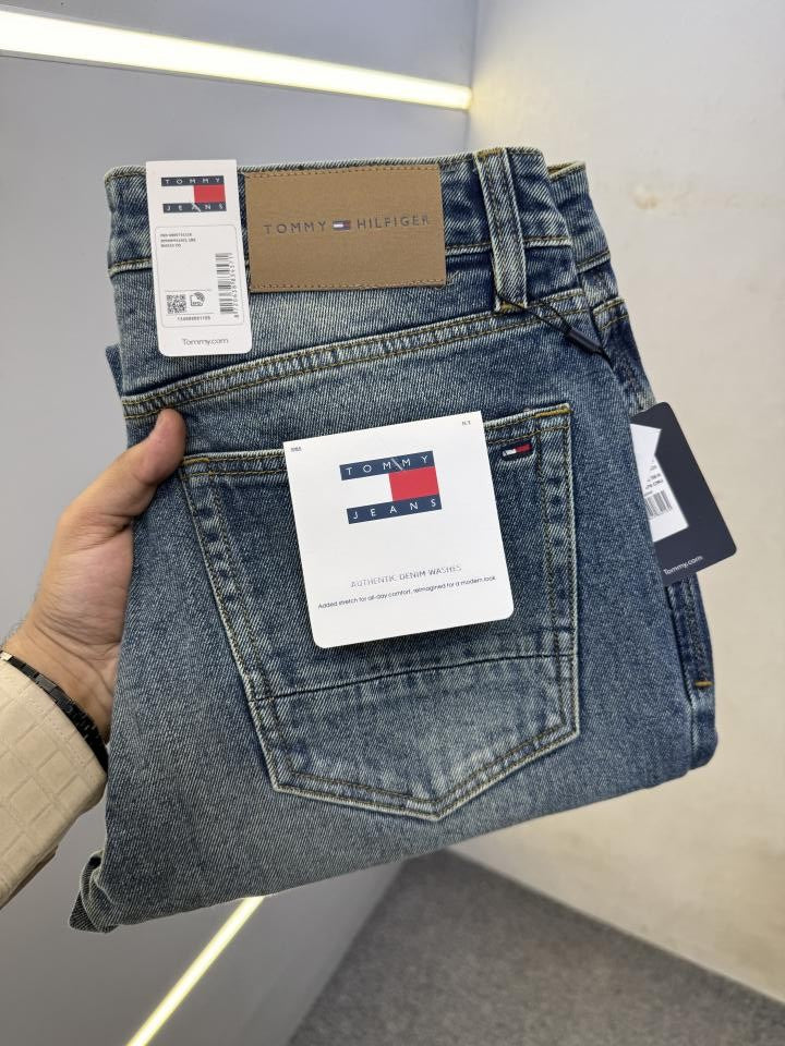TOMMY HILFIGER GREENISH SHADE STRAIGHT FIT DENIM LENGHT 41