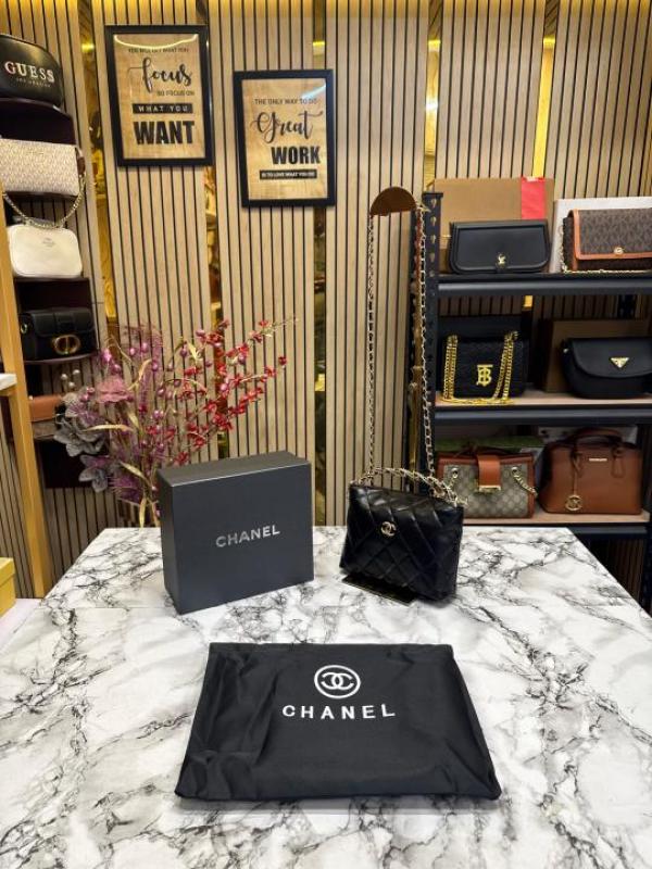 Chanel Cavior Quilted Crossbody Bag Gold Chain With Box And  Dust Bag