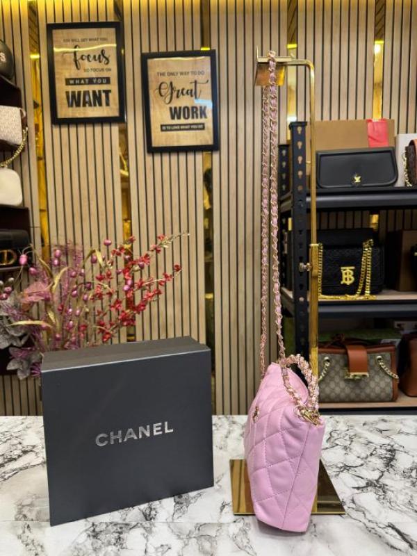 Chanel Cavior Quilted Crossbody Bag Gold Chain With Box And Dust Bag (Pink)