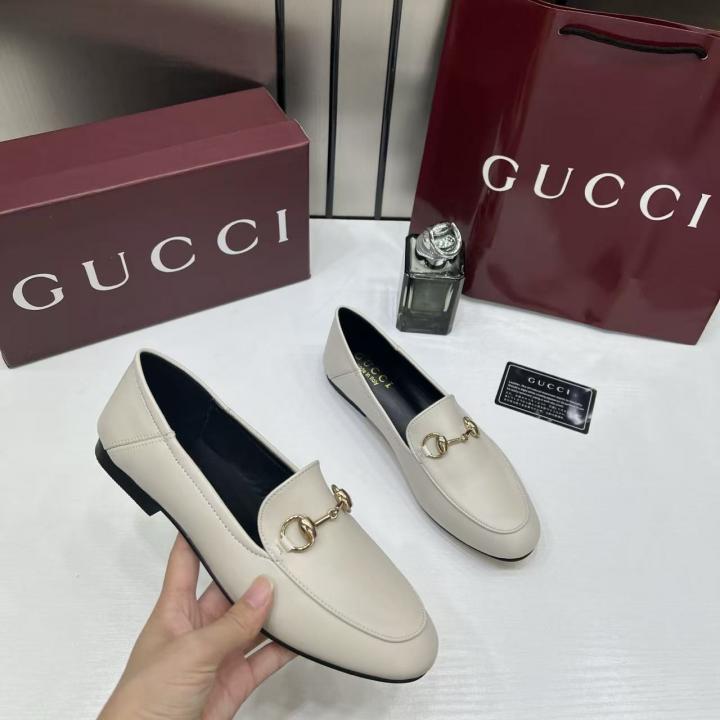 WMNS GUCCI horsebit Leather White Loafer For Her