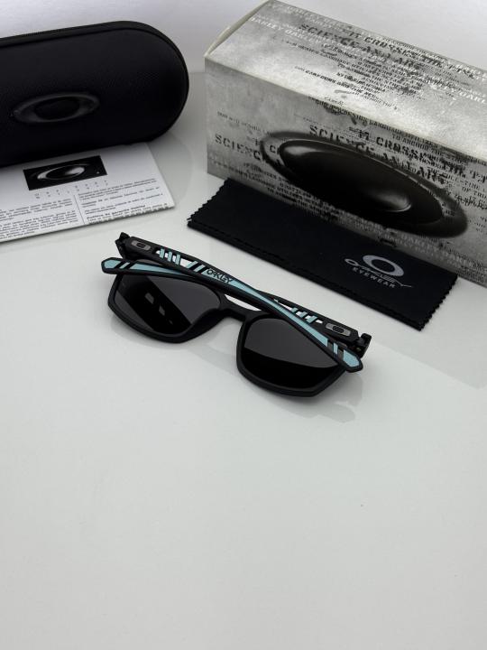 Oakley 3389 black