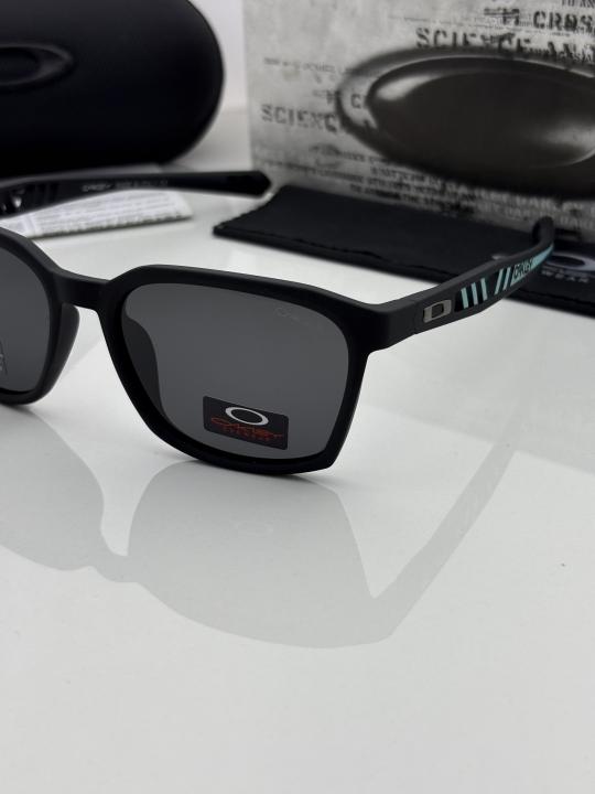 Oakley 3389 black