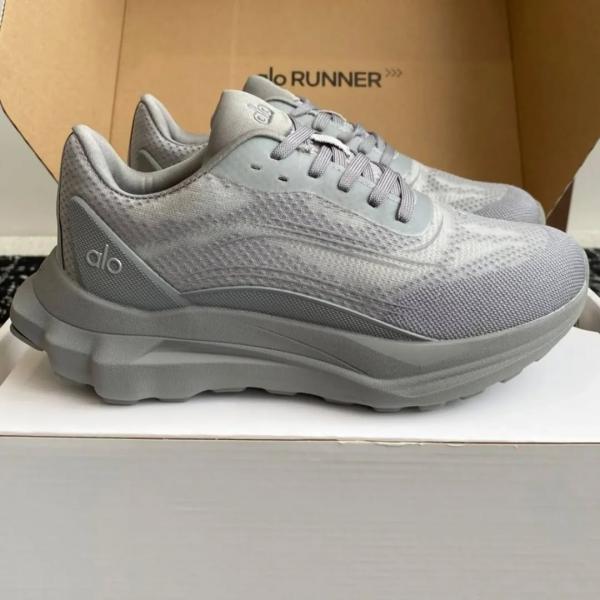 Alo Yoga Alo Runner unisex shoe in grey mesh