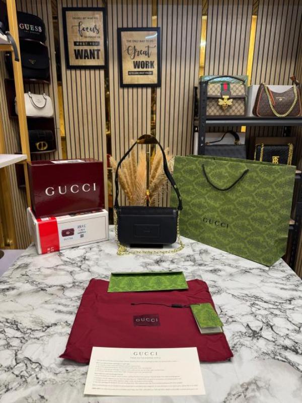 GUCCI GG CANVAS JACQUARD SHOULDER BAG WITH DOUBLE OG BOX AND DUST BAG INCLUDES CARRY BAG (46377 BLACK)