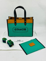 Coach Field Tote 30 Authenic Green Canvas  Leather With Pouch OG Box & Dust Bag 6739 Green