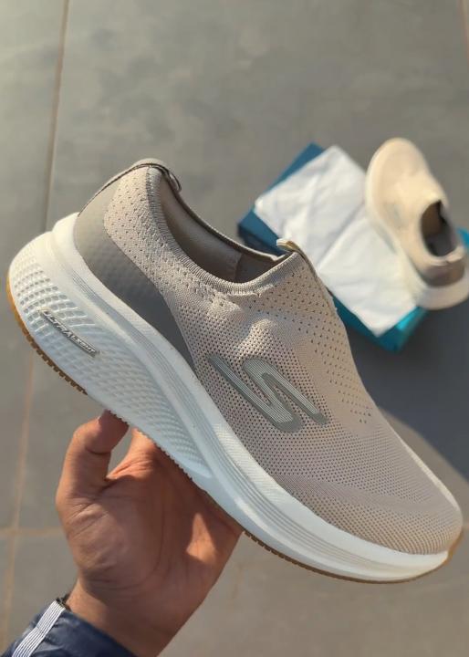 Skechers Mens Go Run Elevate 2.0 Sneaker