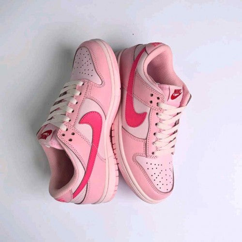 Nike Dunk Low Triple Pink