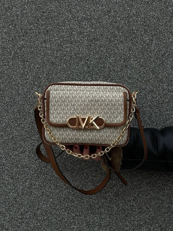 Michael Kors Parker camera Bag With OG Box & Dust Bag 100830 Beige