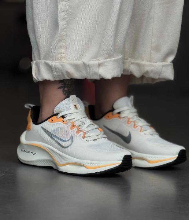 Nike Zoom Smily Yellow Gold