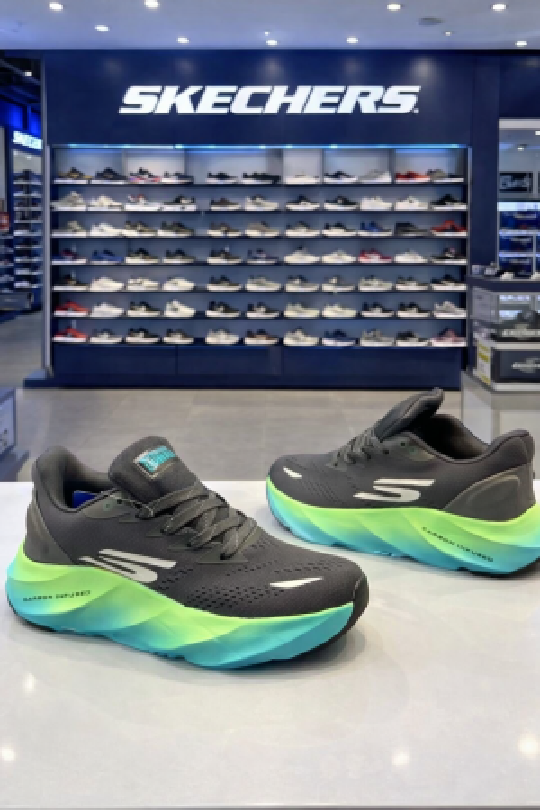 Skechers aero burst