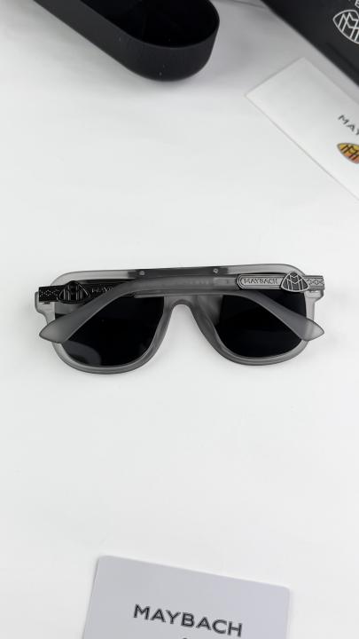 Maybach grey black 25017