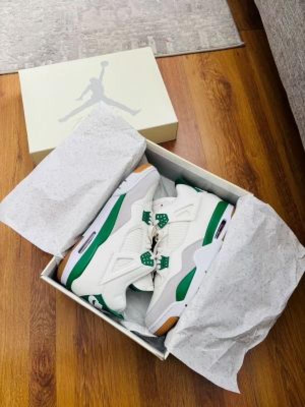 Nike SB x Air Jordan 4 Retro Pine Green Fixed