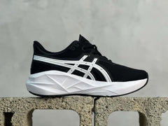 Asics Novablast 5 Track Club Black