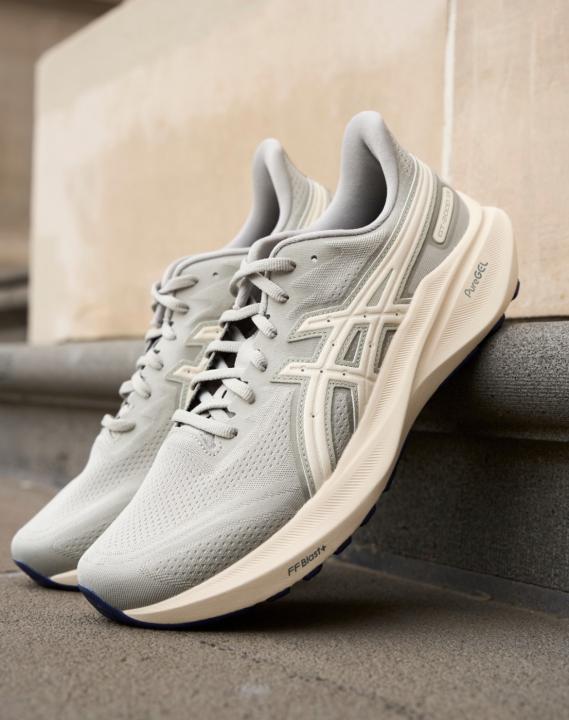 Asics Novablast 5 Track Club Grey